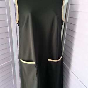 NWT Tommy Hilfiger KNIT SHEATH with Cream Accents.  Size 8. 18” p-p.  35”length